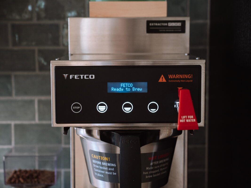 Filterkaffemaskine-erhverv-Fetco-kaffemaskine
