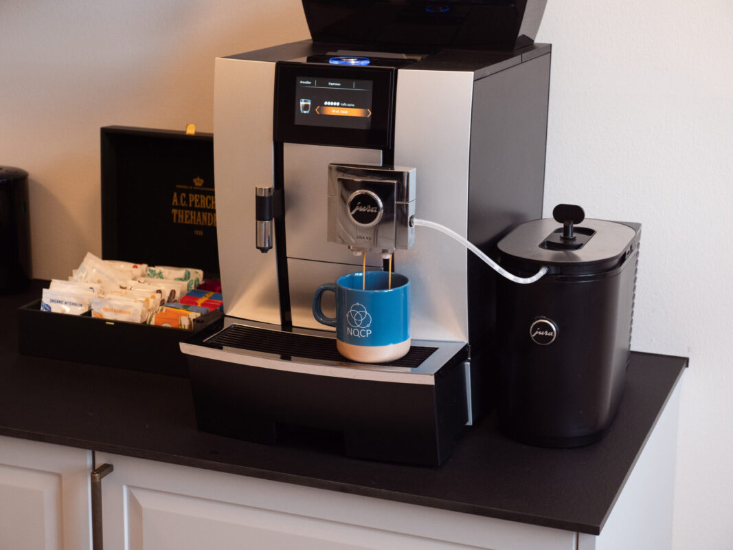 Hvor-stor-en-kaffemaskine-skal-du-vælge-NBKU-kaffeløsning-Jura